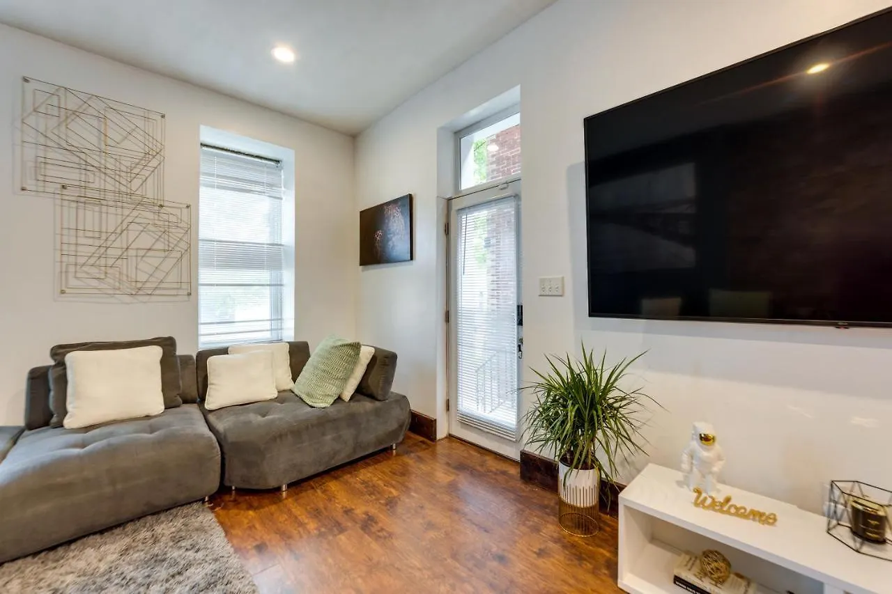 Stylish St Louis Gem With Fire Pit Access! Apartment Saint Louis
