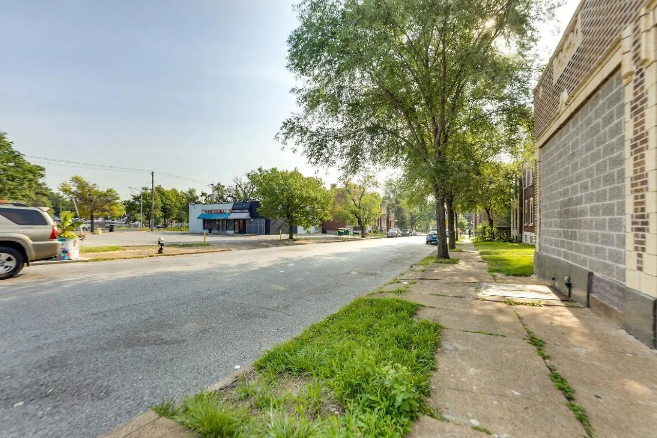 Stylish St Louis Gem With Fire Pit Access! Apartman Saint Louis